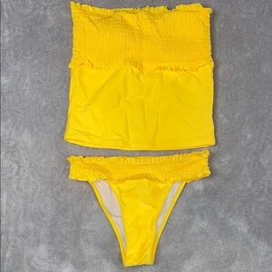 🆕 Women’s Yellow Smocked Bikini Set S